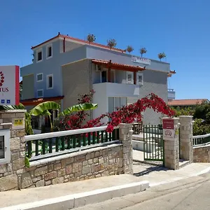 https://augustus-hotel.albaniahotels.org